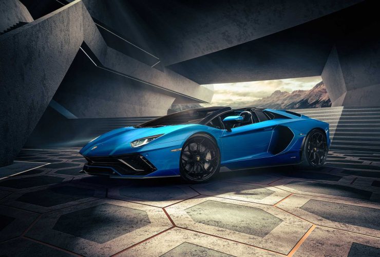 Lamborghini Aventador Ultimae: the huge V12.