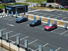 Discover where Tesla is opening a huge Supercharger V4 station with innovative equipment!