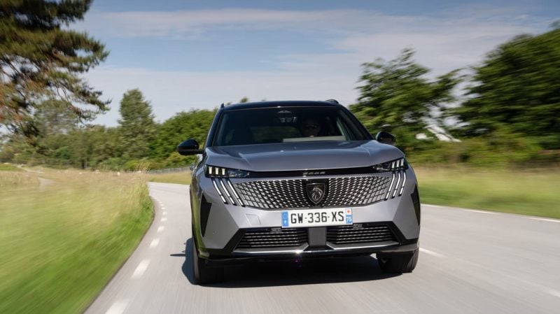 Le nouveau Peugeot 5008 électrique.