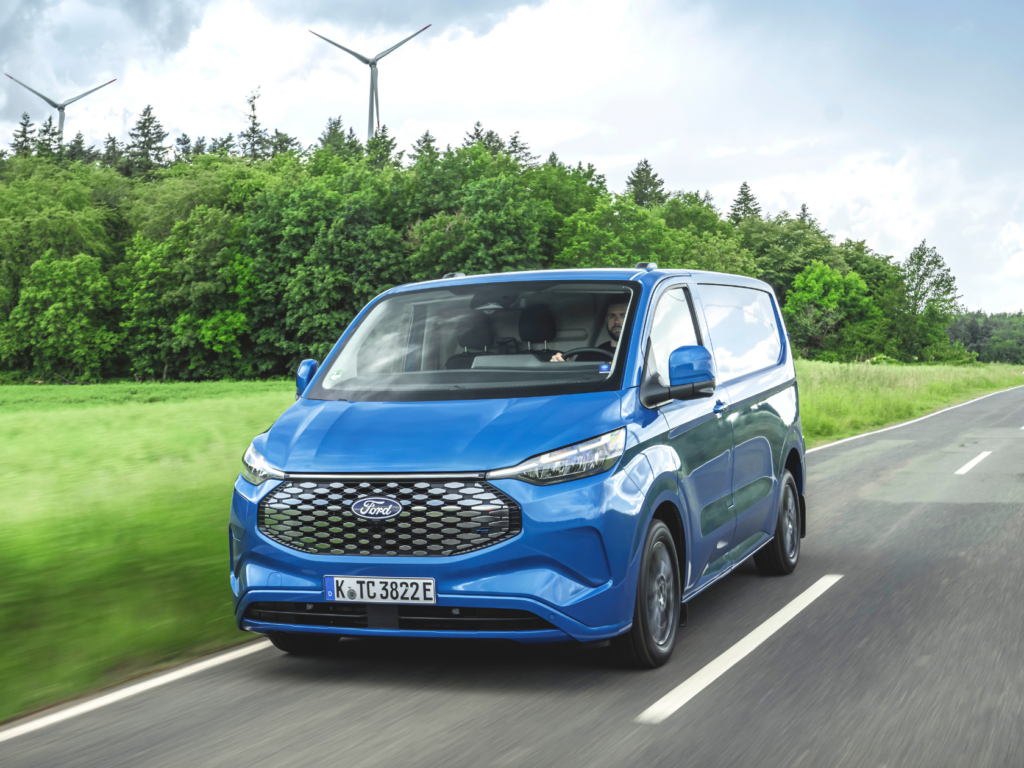 Ford e-Transit Custom: The tool for small and medium enterprises and artisans