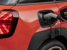 A new study highlights the reliability of electric cars, lower than gas-powered, but there is a catch!
