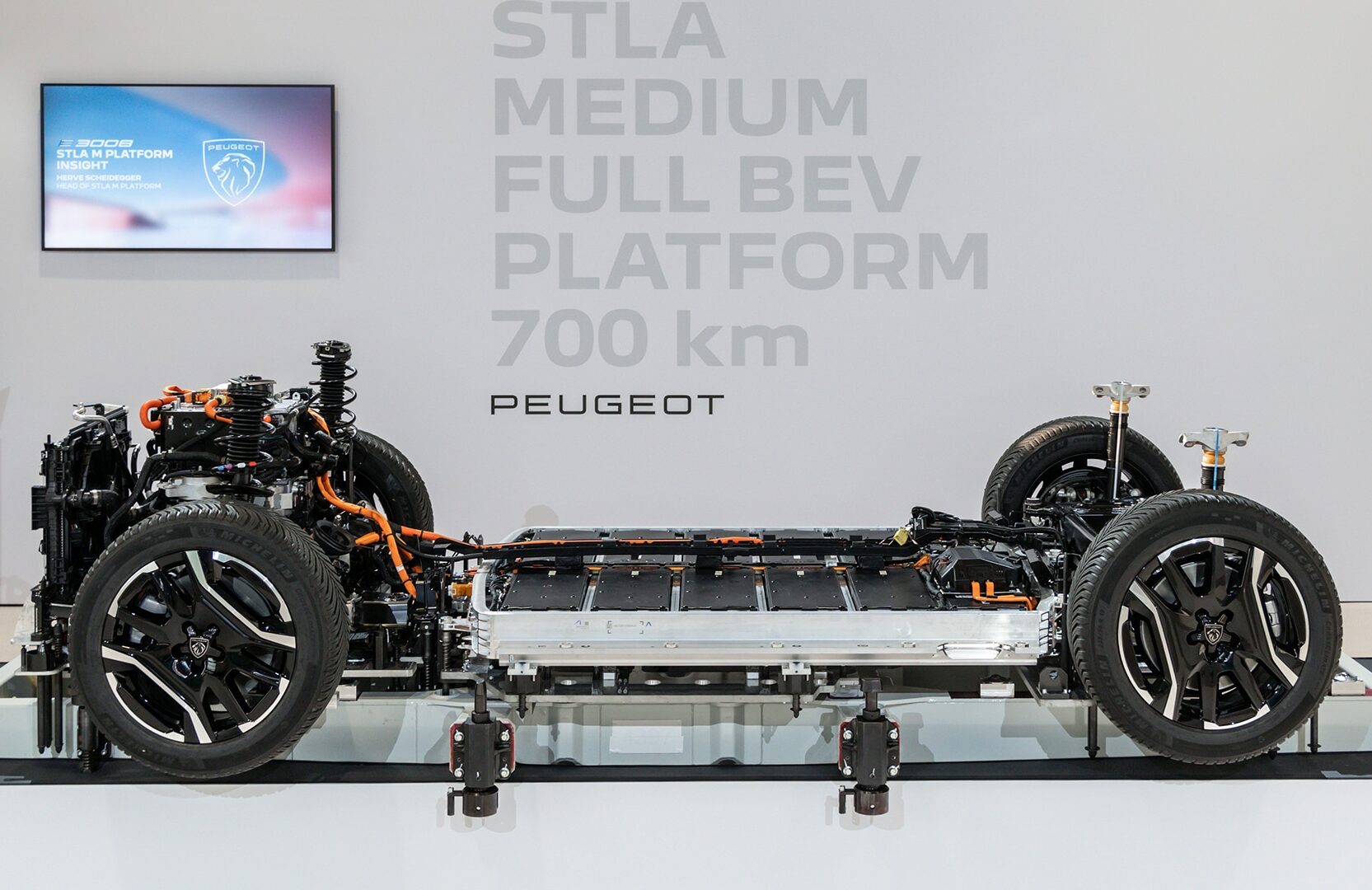 Stellantis to collaborate with CEA to enhance batteries for its electric vehicles