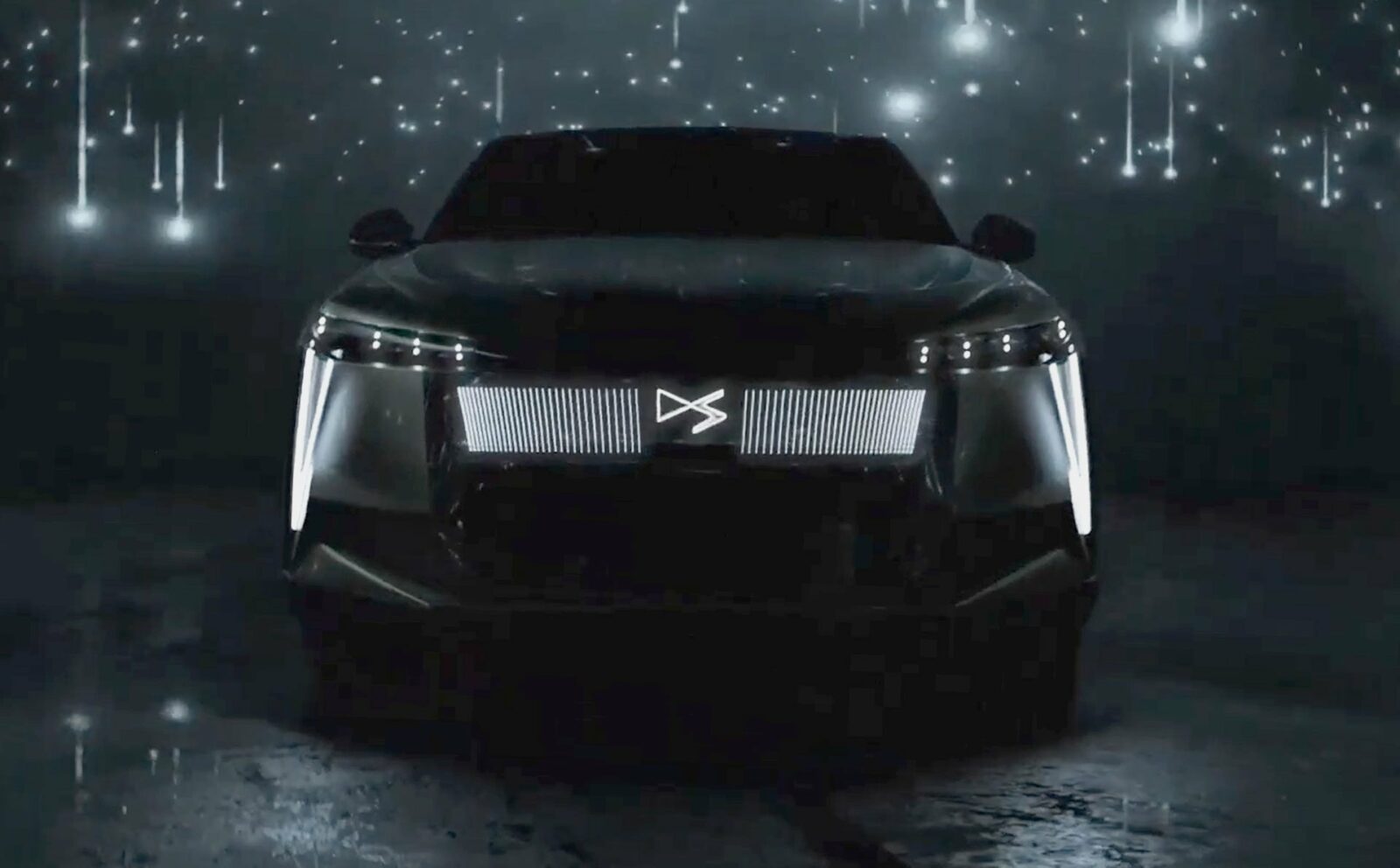 The future DS 100% electric car would have an unique luminous signature