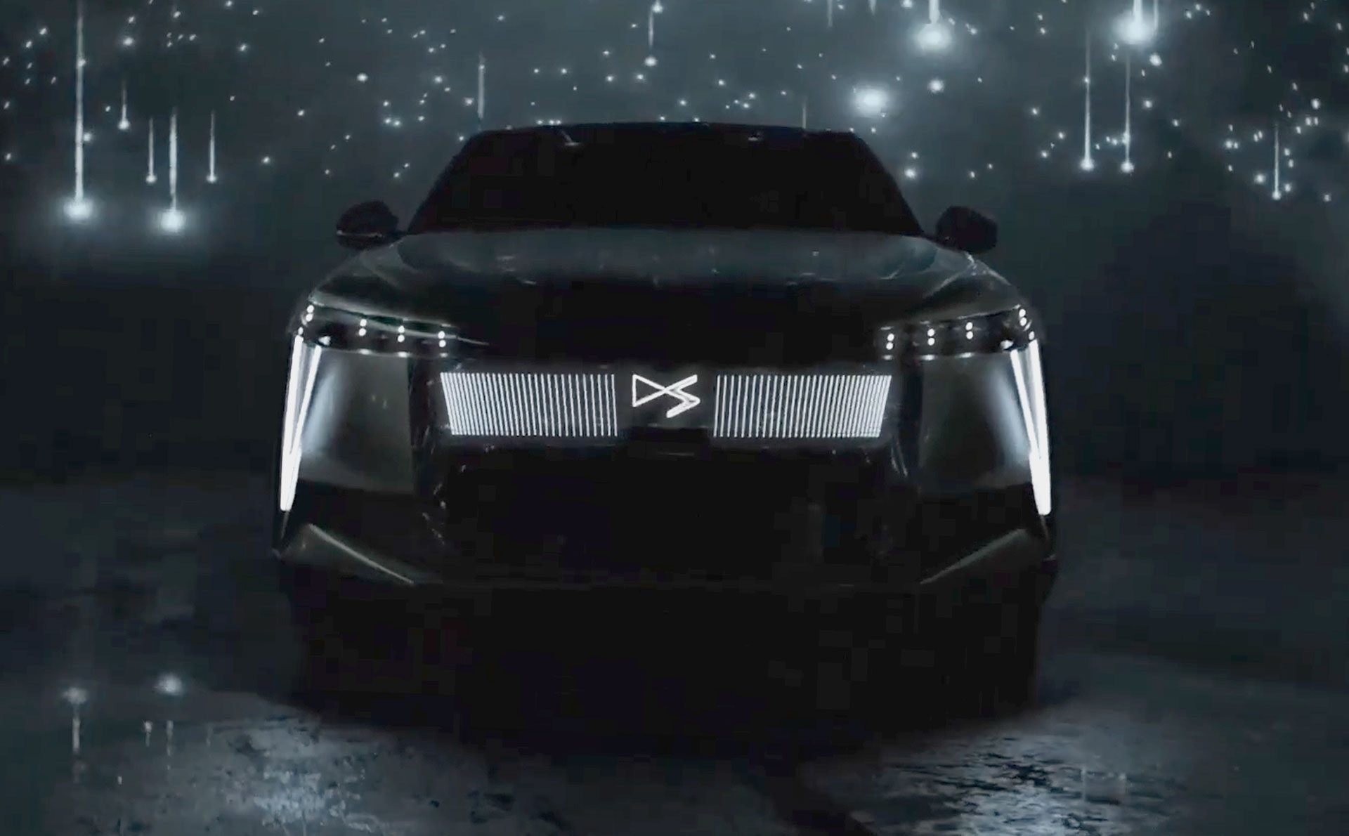 The future DS 100% electric car would have an unique luminous signature