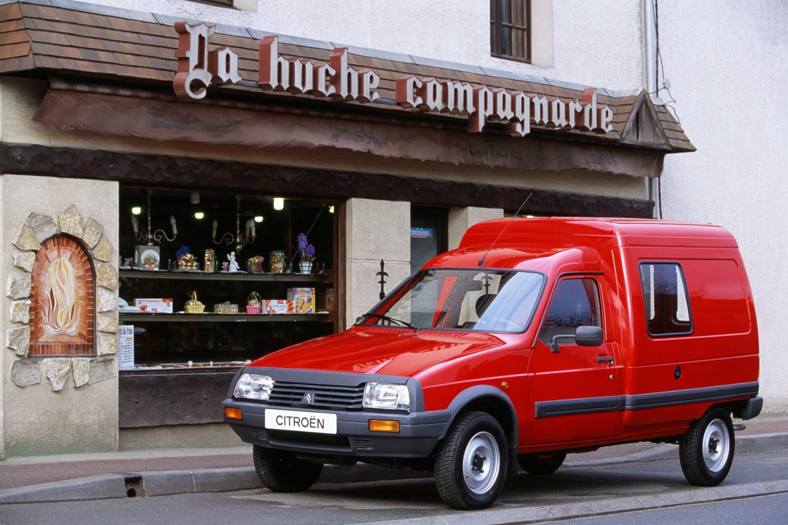 When a 40-year-old French utility vehicle outperforms Tesla's Cybertruck